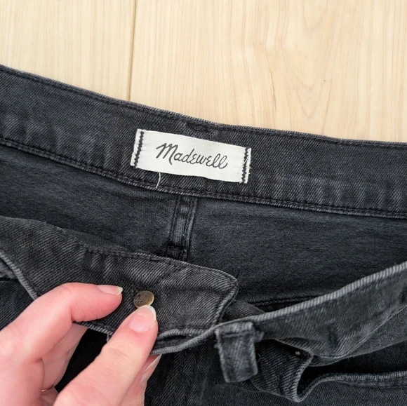 Madewell Women's High Rise Black Denim Shorts - Picture 2 of 11